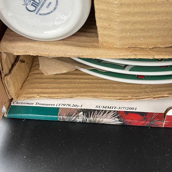 Gibson CHRISTMAS TREASURES 20pc Dinnerware Set OPEN BOX Service for 4 - Picture 5 of 10